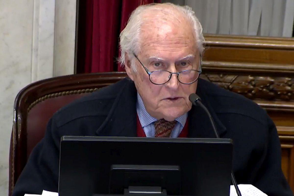 Fernando-Pino-Solanas-en-la-banca