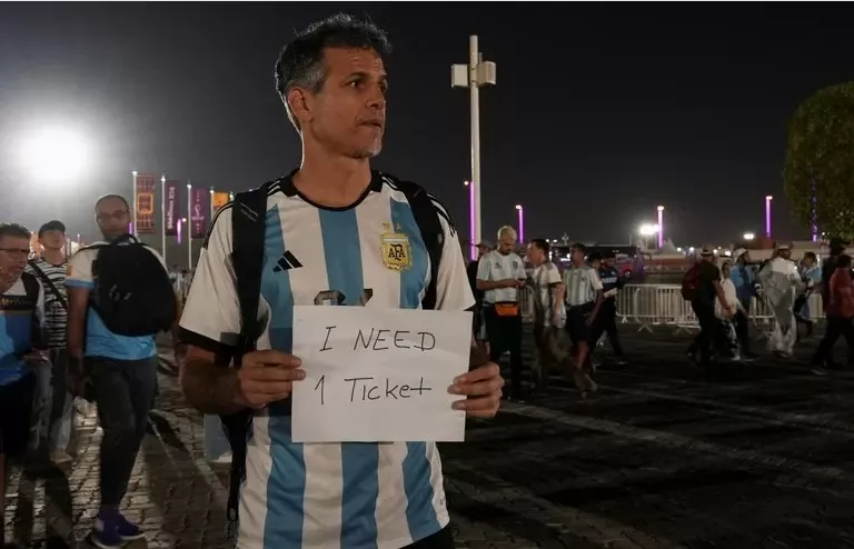Screenshot 2022-12-16 at 19-51-17 Pese a las protestas en Qatar por la falta de entradas despegó el primer vuelo para ver la final del Mundial - NA