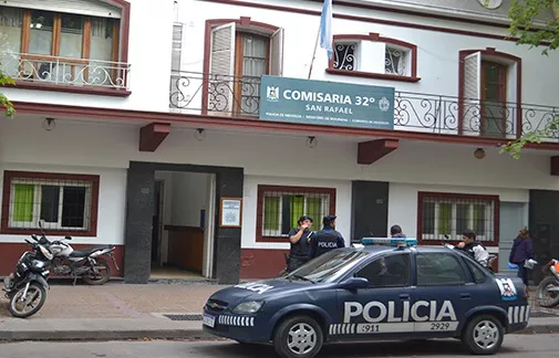 com 32