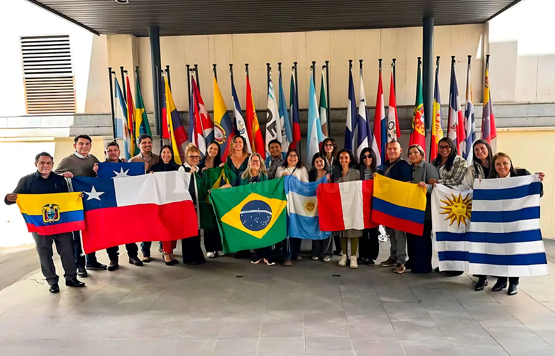 participantes_cumbre_iberoamericana_conecta_2025