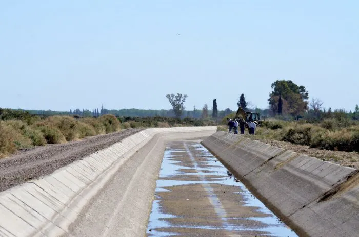 canal-sin-agua-corta-700x464