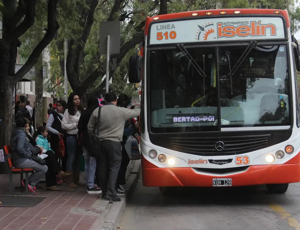 Colectivo-Iselin