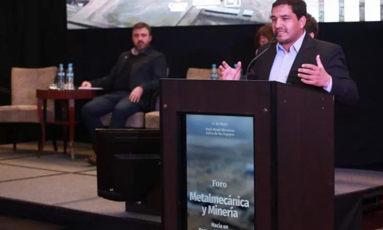 mendoza-ojeda-en-el-foro-de-metalmecanica-somos-un-pueblo-minero-al-que-no-lo-dejan-trabajar-GJN8