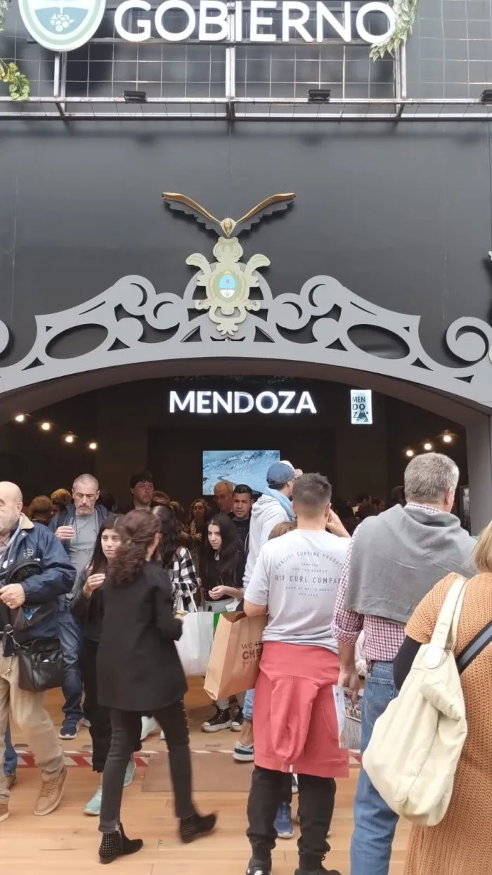 633c3c0c-887a-4b0f-a556-76d6643a7f71-700x1245