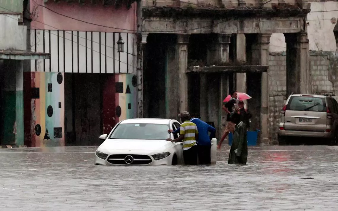 Paso de Agatha en Cuba