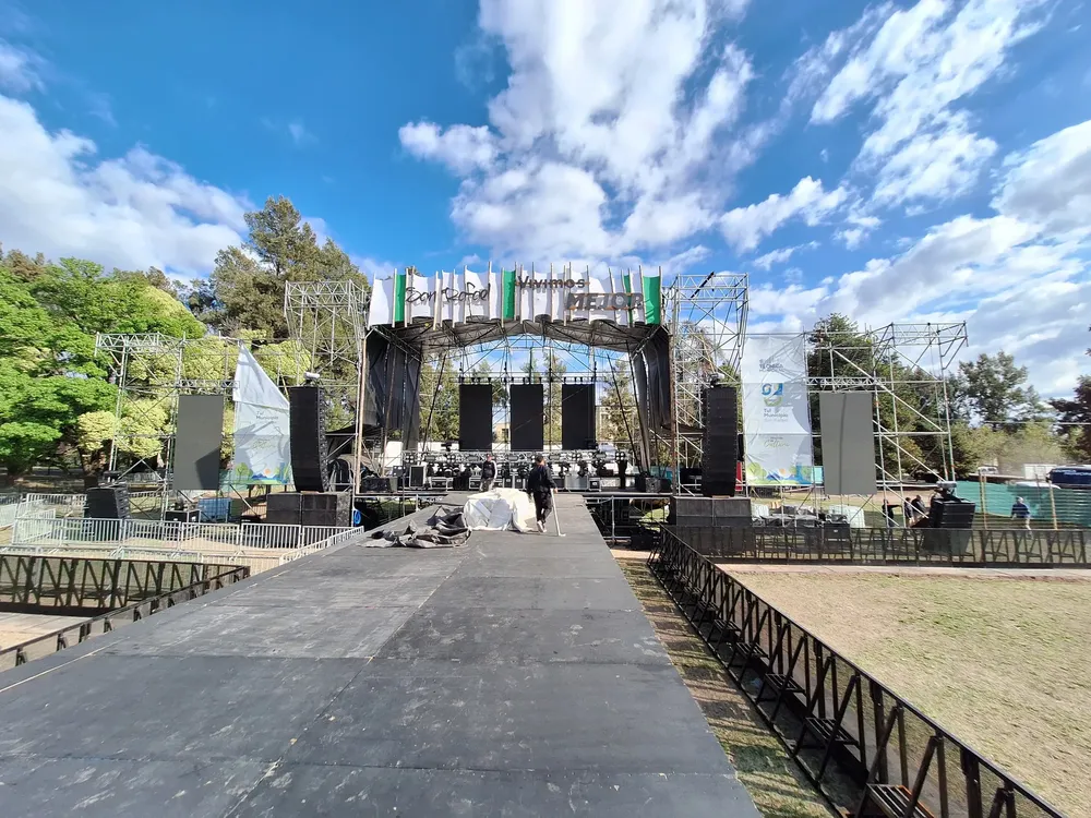 549992973_1255949283226849_4326104913053369123_n