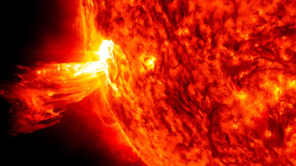 se-produjo-la-mayor-erupcion-solar-del-ano-que-consecuencias-podria-tener-en-la-tierra-7L7NZP3EVZDD3PCNCQBMYQY4NQ