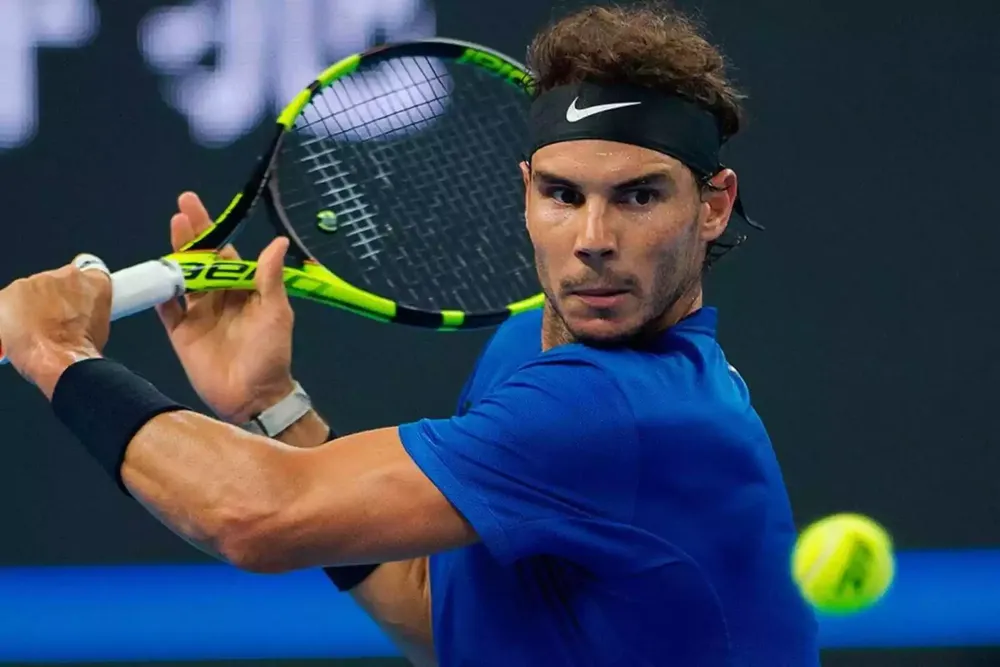 rafa-nadal-jugando-partido-tenis-concentrado_1600_1067