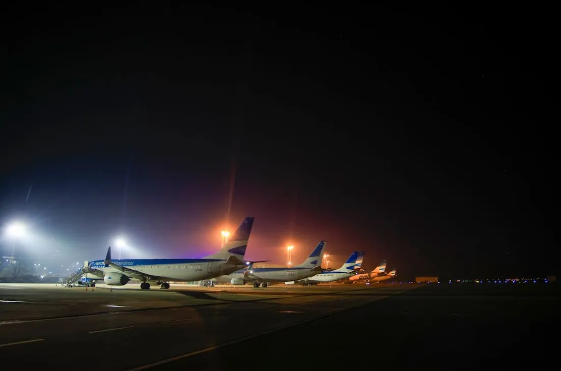 el-vuelo-aterrizo-en-el-aeropuerto-internacional-BXQVFVX2WFA25ATG27VC7PDFTI
