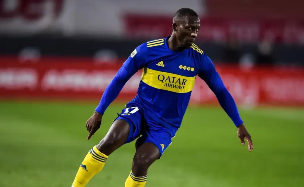luis_advincula_boca_crop1631667059297.jpg_242310155-1024x631