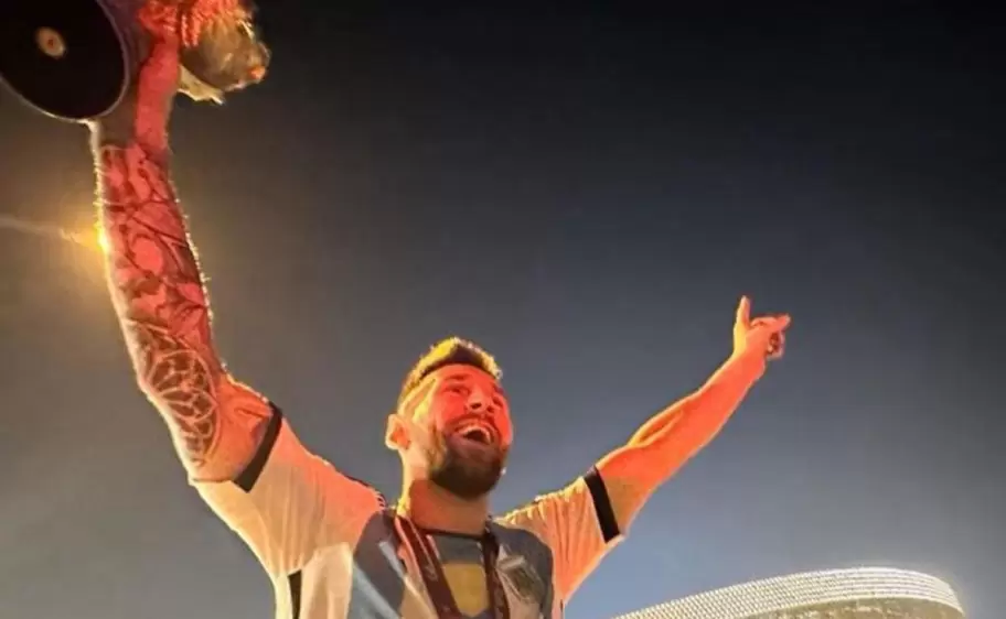 658056d7536e3__912x912