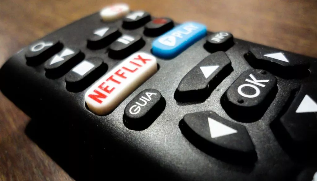 Como-cerrar-sesion-en-Netflix-en-tu-Smart-TV-1024x585