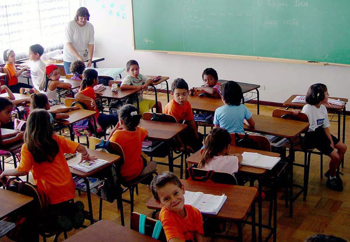 aula-de-primaria-1200x831