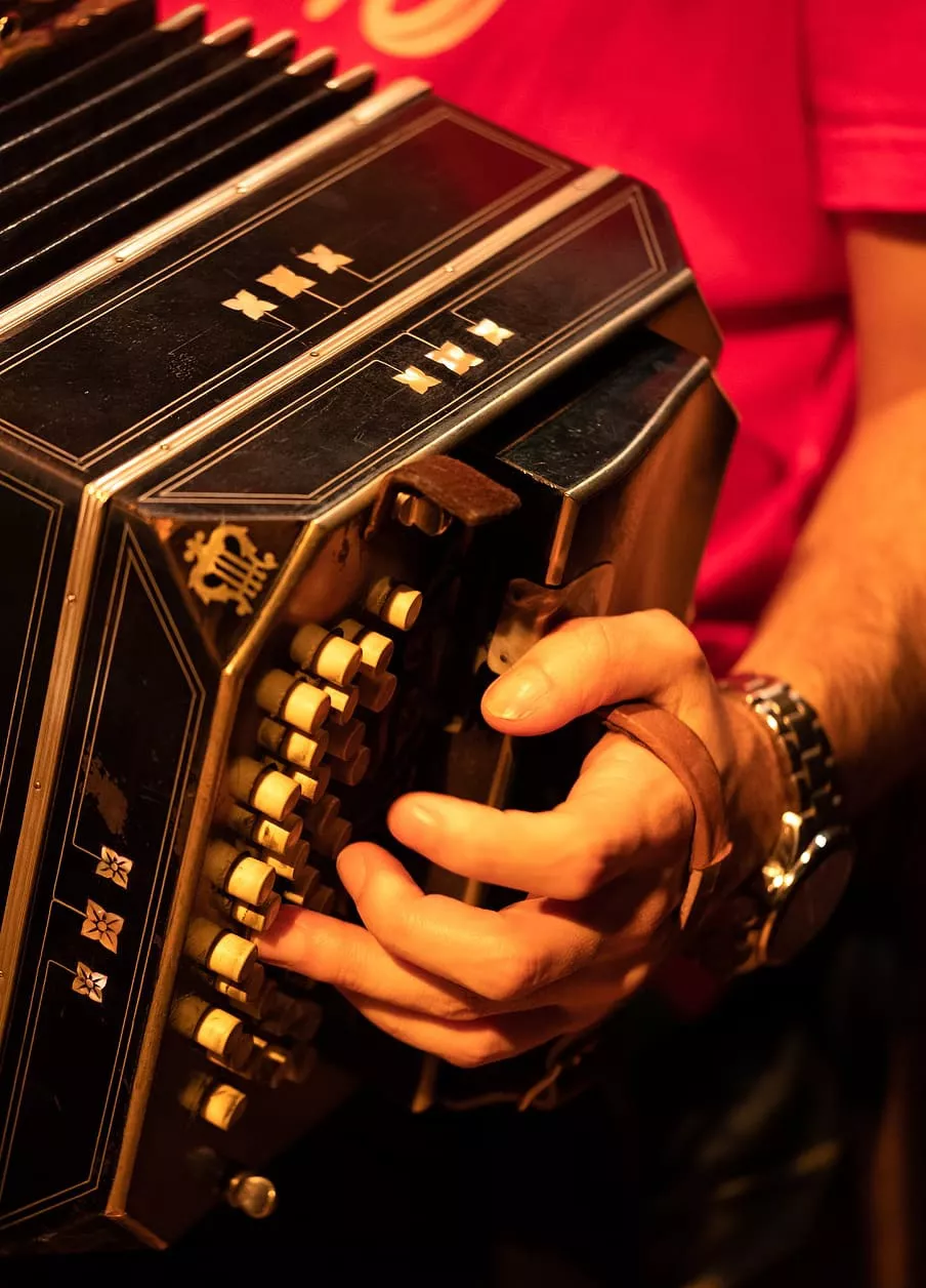 tango-the-bandoneon-south-america-argentina-buenos-aires-bandoneon