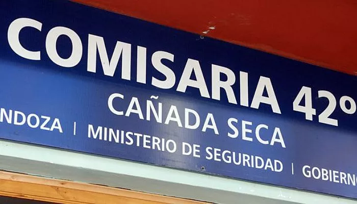 COMISARIA 42 CANADA SECA 02