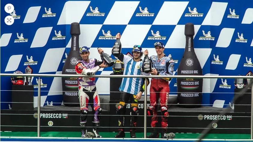 Screenshot 2023-04-02 at 18-08-01 Termas de Río Hondo Bezzecchi ganó en Moto GP y celebró con una camiseta firmada por Messi