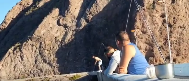 Screenshot_2021-01-14 Un turista se arrojó a las aguas de Valle Grande - YouTube