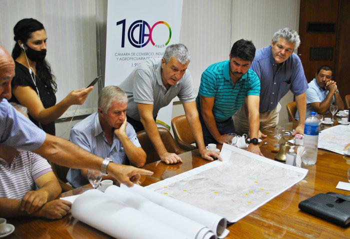 Reuni_n-con-C_mara-de-Comercio.2-700x478